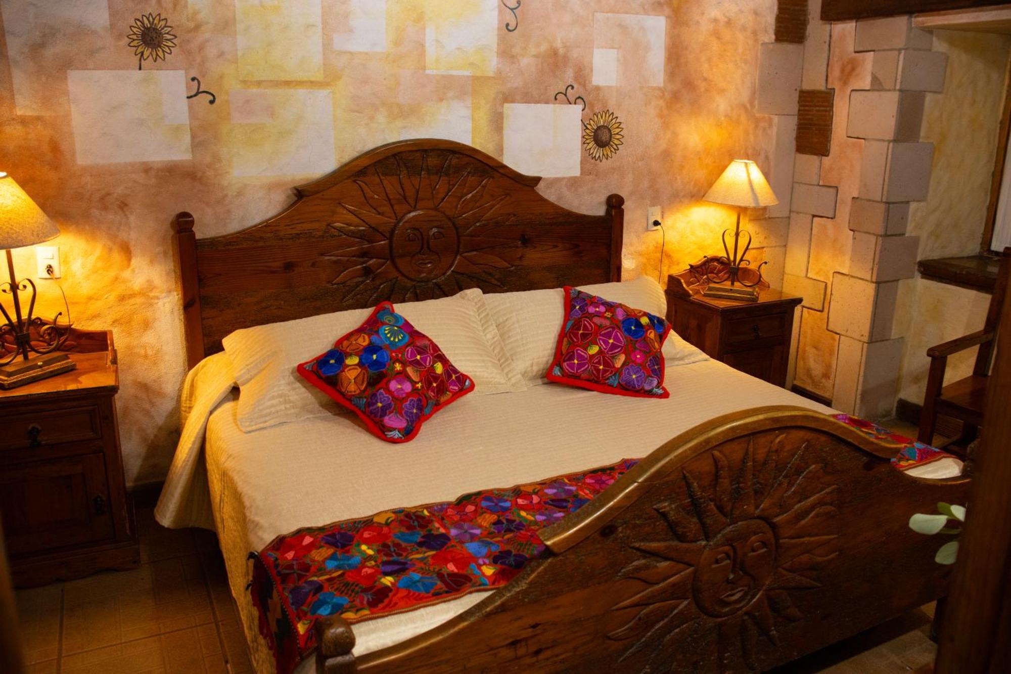 Hotel Los Escudos Pátzcuaro Exteriör bild