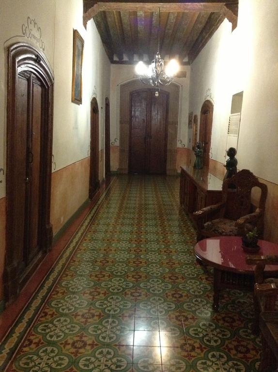 Hotel Los Escudos Pátzcuaro Exteriör bild