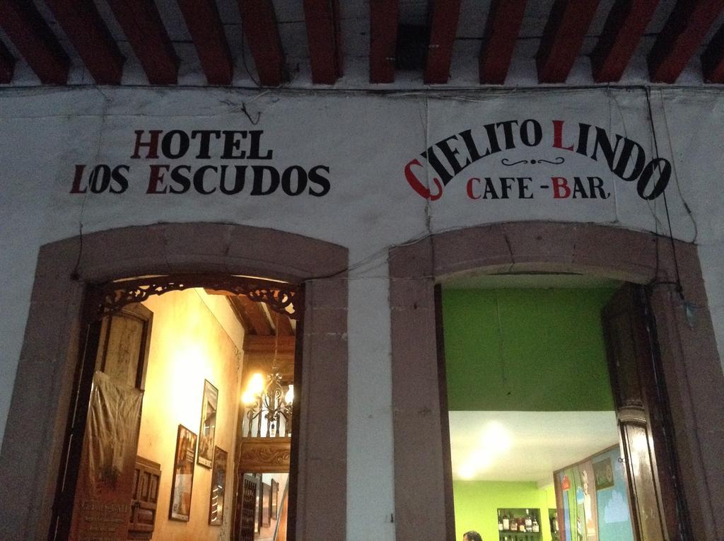 Hotel Los Escudos Pátzcuaro Exteriör bild