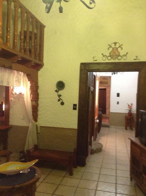 Hotel Los Escudos Pátzcuaro Exteriör bild