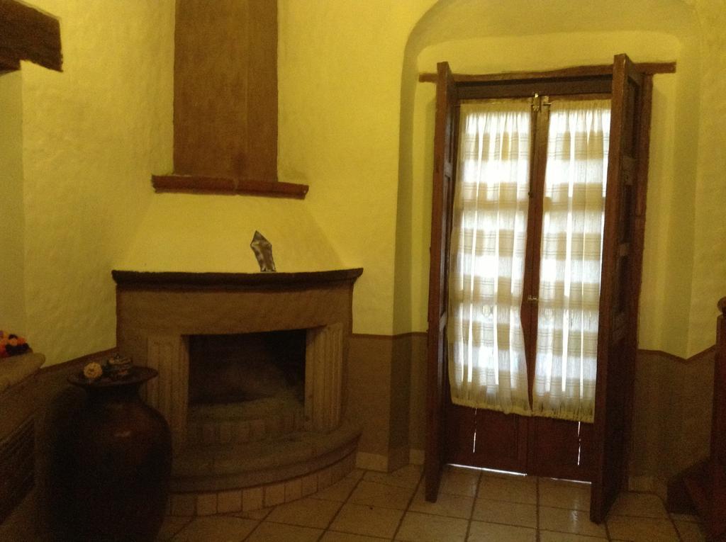 Hotel Los Escudos Pátzcuaro Exteriör bild