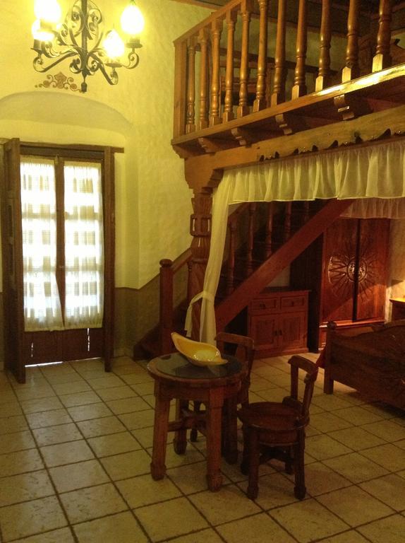 Hotel Los Escudos Pátzcuaro Exteriör bild