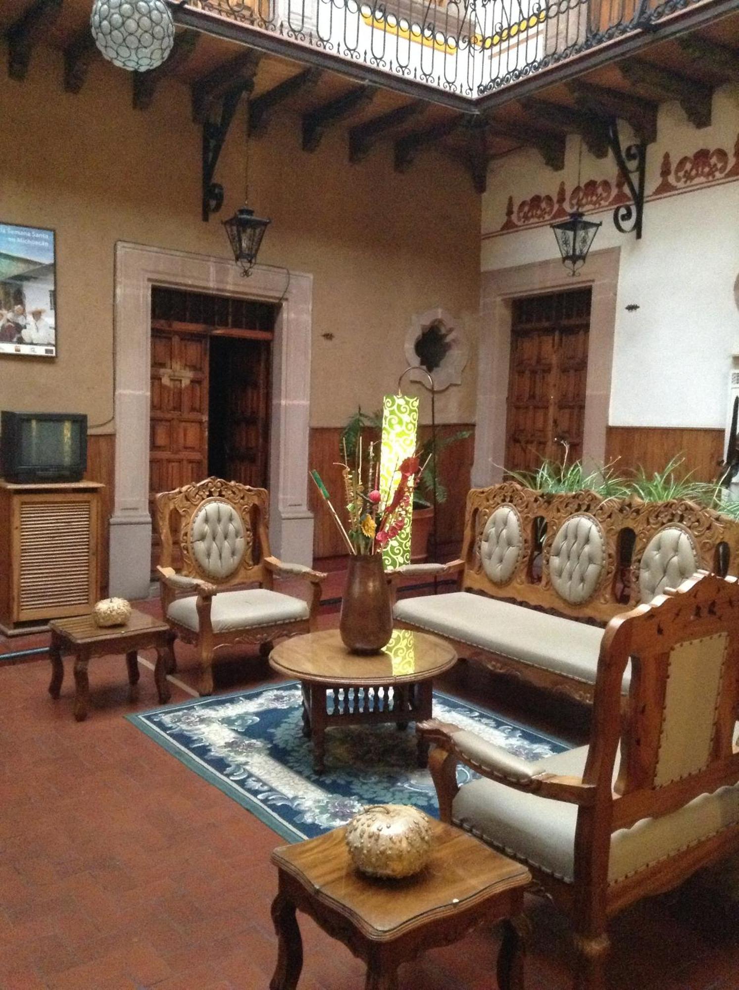 Hotel Los Escudos Pátzcuaro Exteriör bild