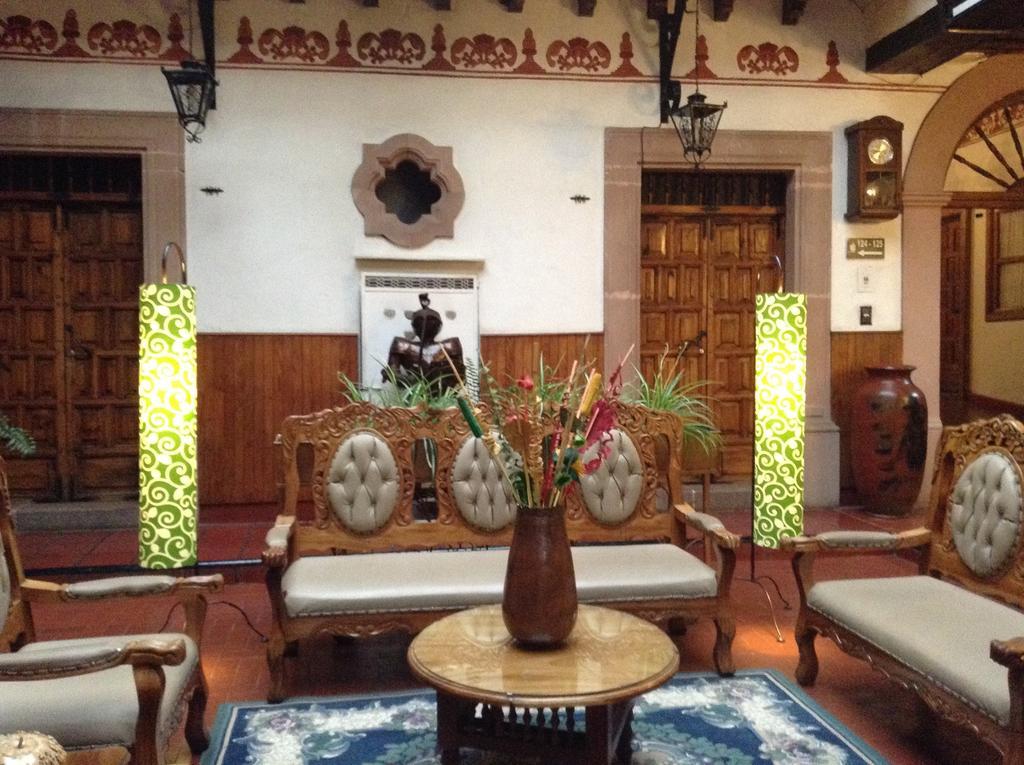 Hotel Los Escudos Pátzcuaro Exteriör bild